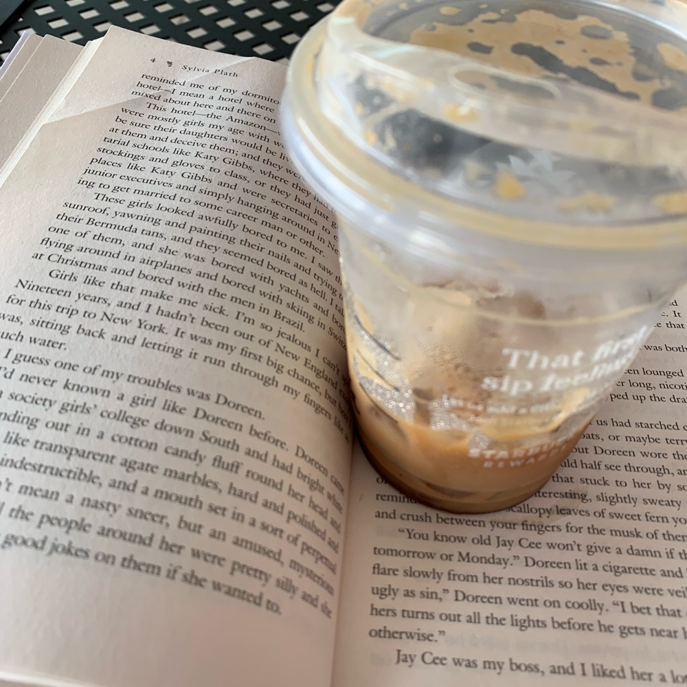 Meet your Posher, Valeria